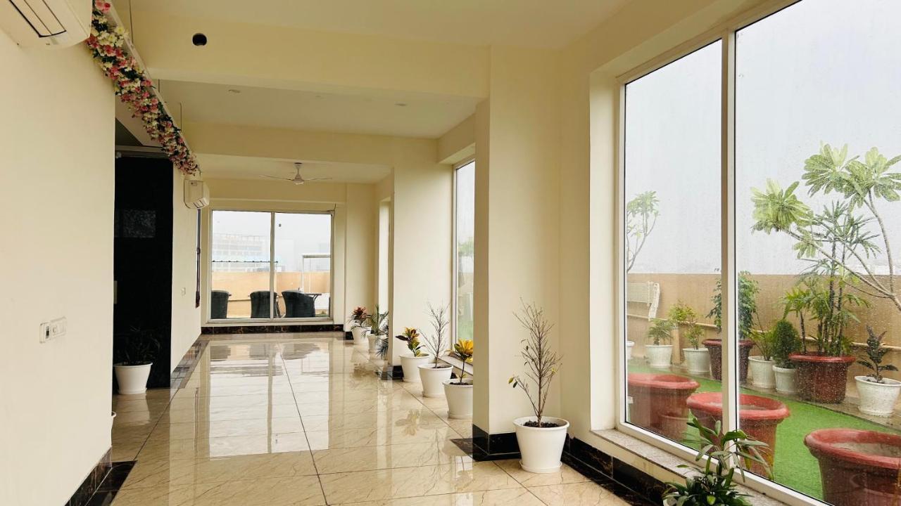 Amahi Inn Gurgaon Exterior photo