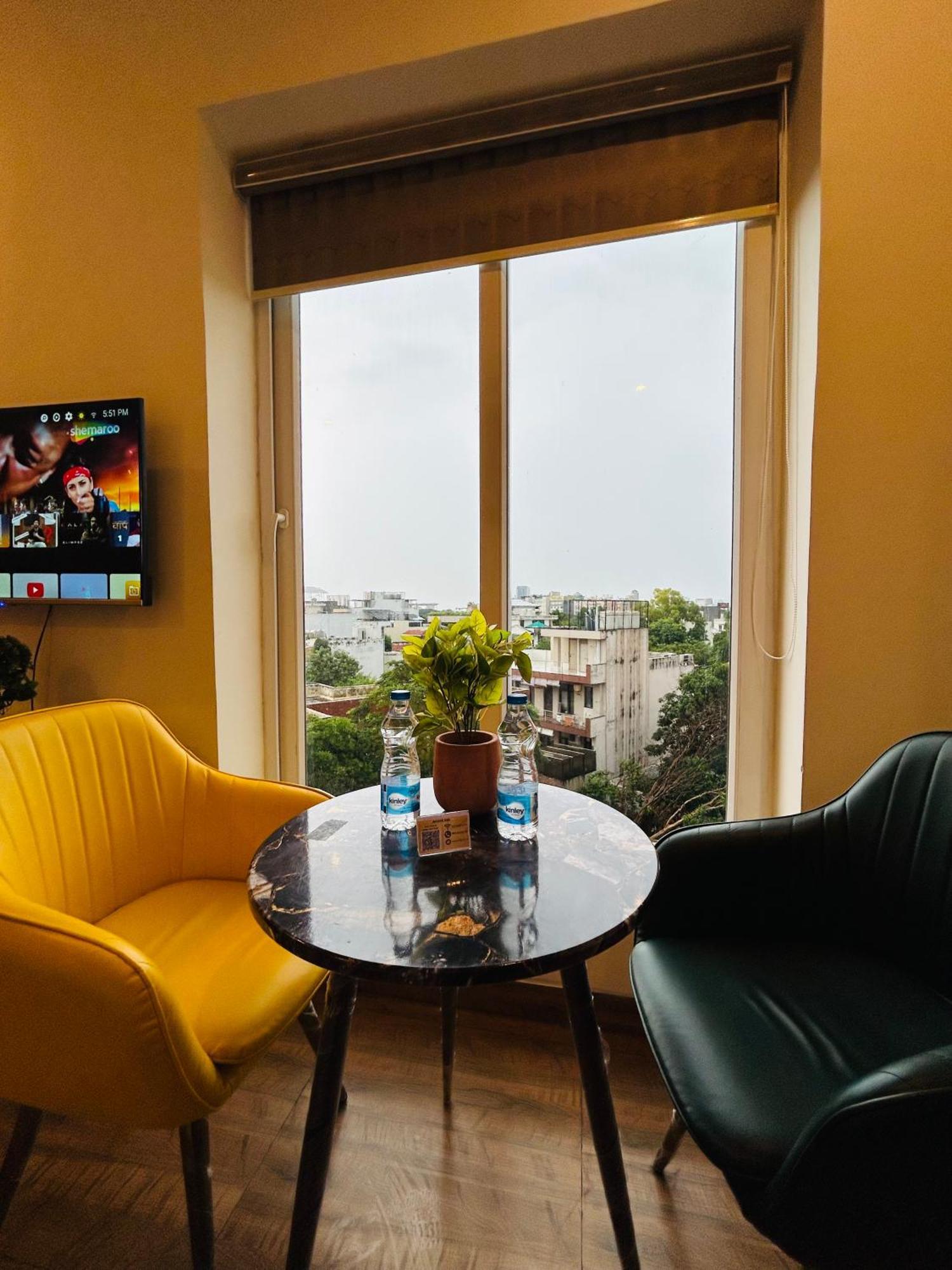 Amahi Inn Gurgaon Exterior photo