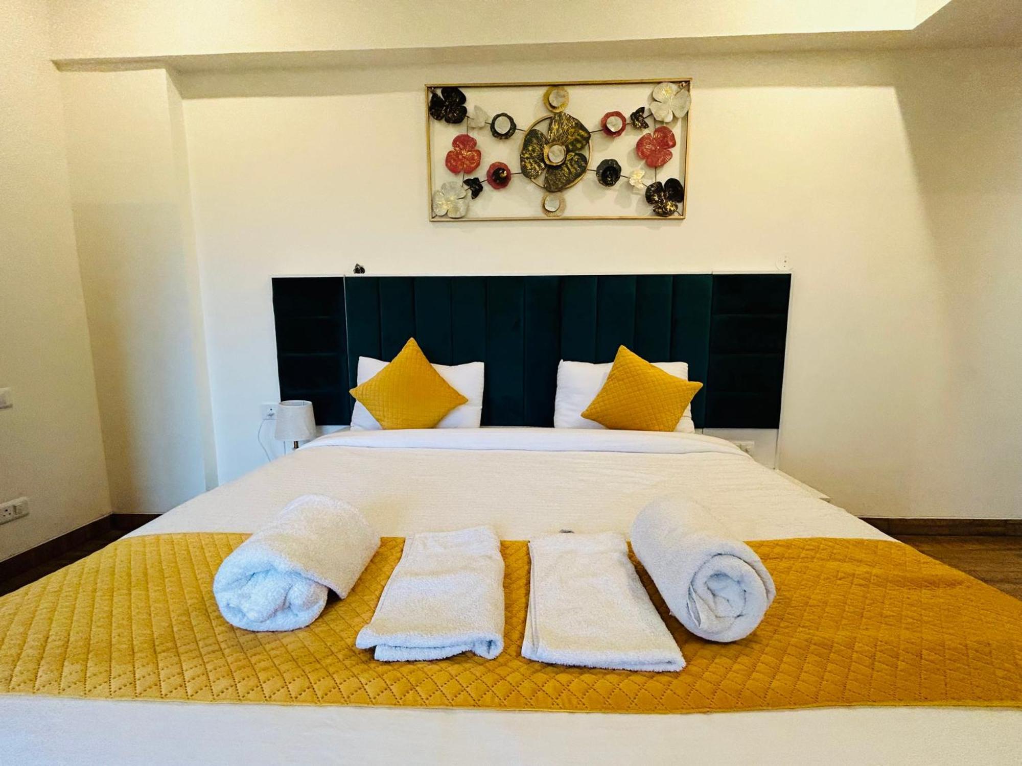 Amahi Inn Gurgaon Exterior photo
