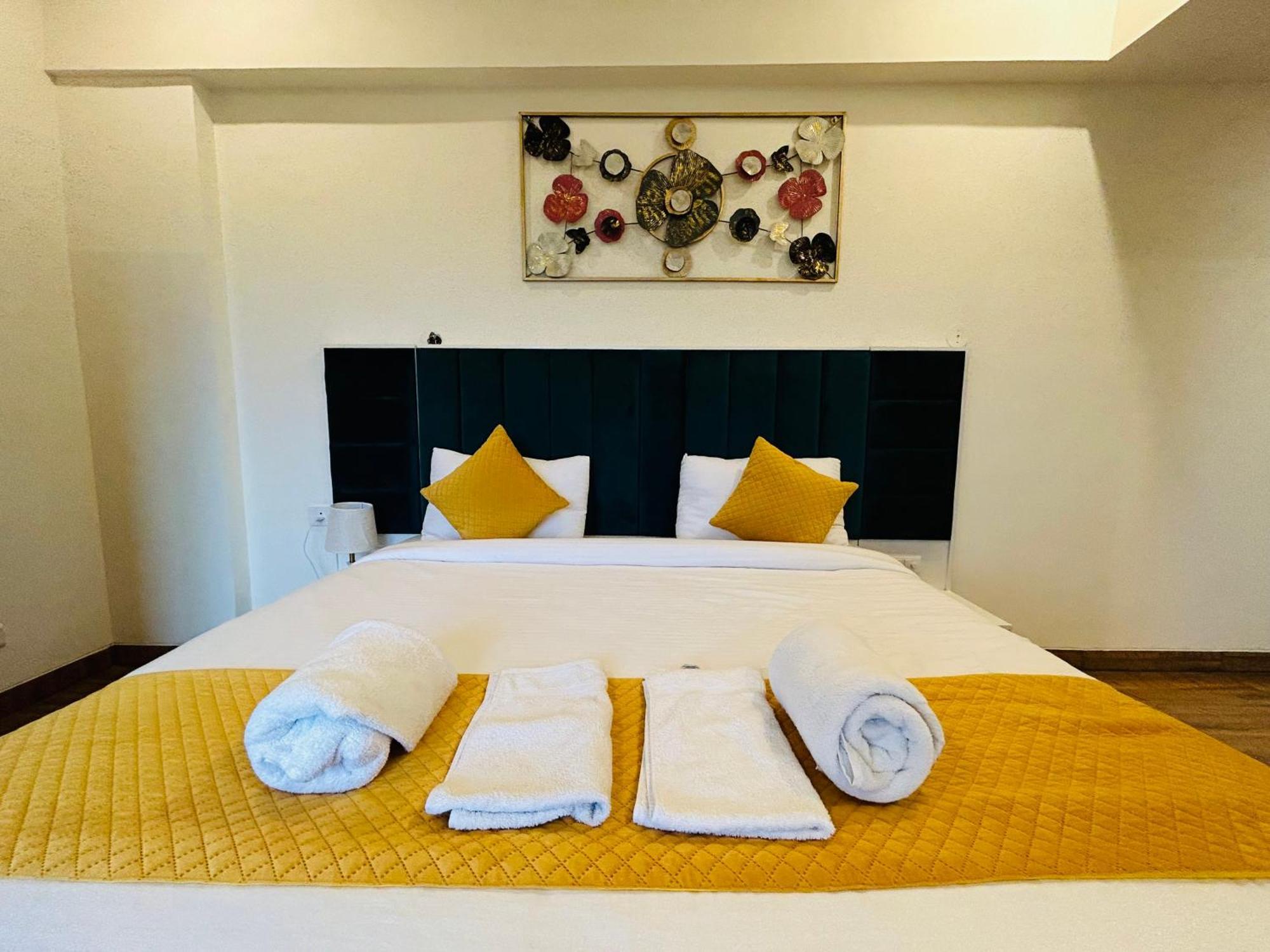Amahi Inn Gurgaon Exterior photo