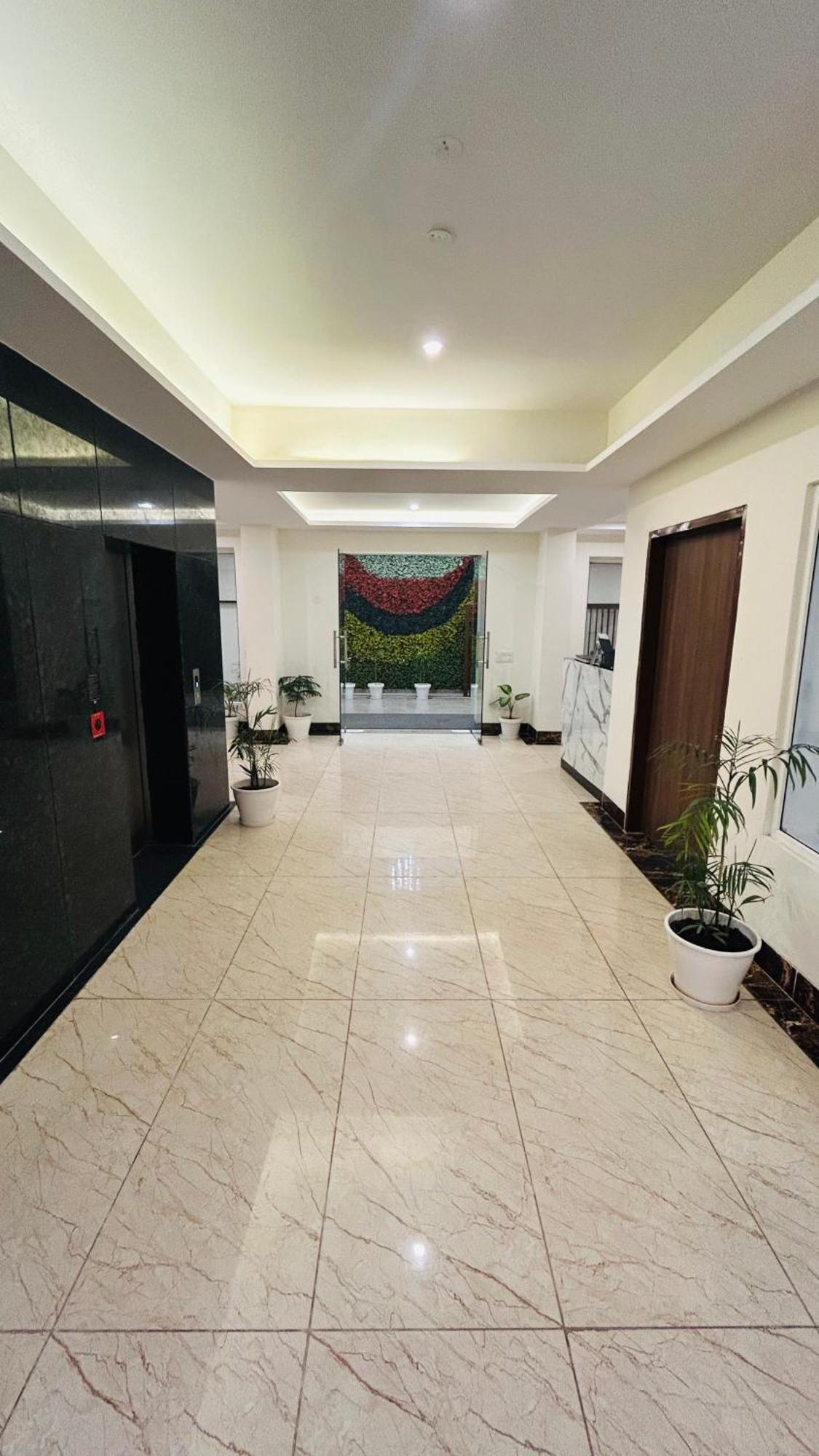 Amahi Inn Gurgaon Exterior photo